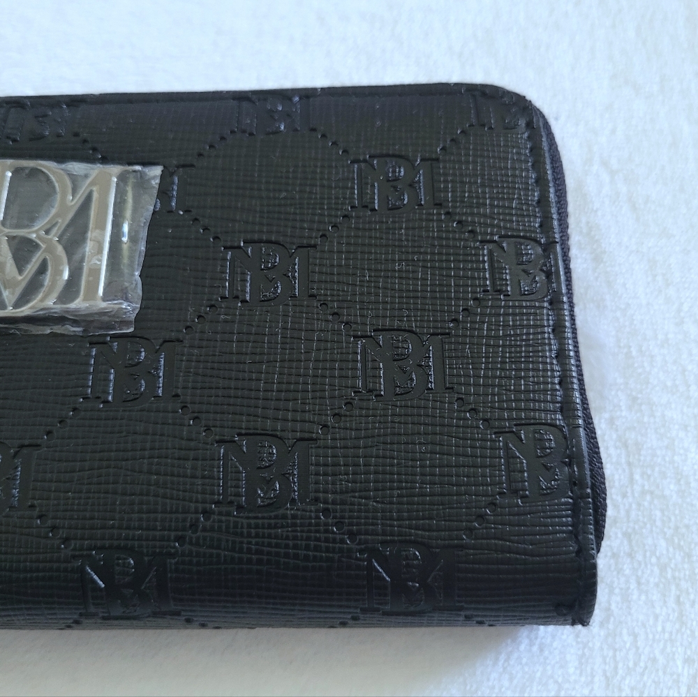 Badgley Mischka Black🖤 Debossed Logo Wallet - NWT - Picture 4 of 16